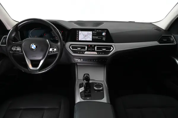 BMW 318 d Auto 3