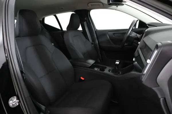 Volvo XC 40 1.5 T2 Momentum 4