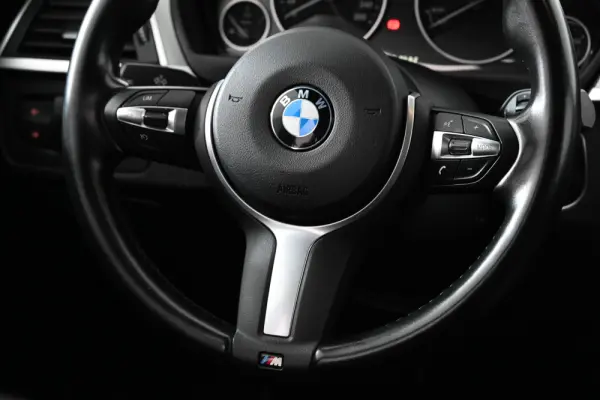 BMW 318 d Pack M Auto 14