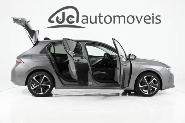 Opel Astra 1.2 T Elegance 6