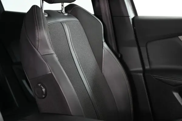 Peugeot 3008 1.5 BlueHDi GT Pack EAT8 27