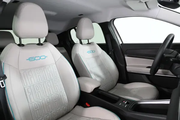 Fiat 600e 54 kWh La Prima 4