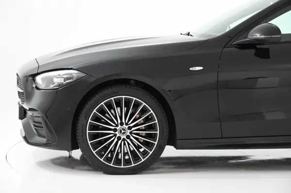 Mercedes-Benz C 300 de AMG Line 14