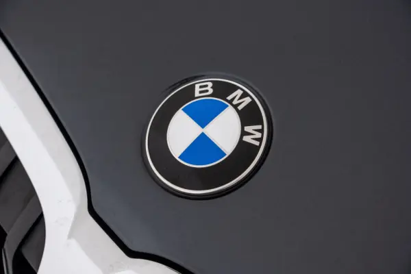 BMW 320 e Corporate Edition Auto 38