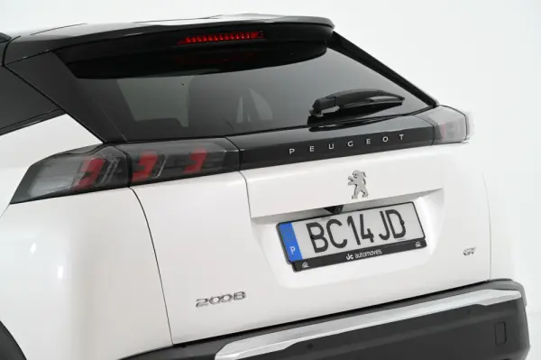 Peugeot 2008 1.2 PureTech GT EAT8 11