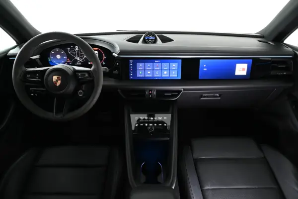 Porsche Macan Electric 4 3