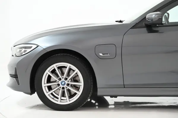 BMW 320 e Auto 16