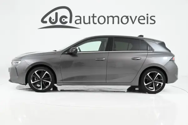 Opel Astra 1.2 T Elegance 7