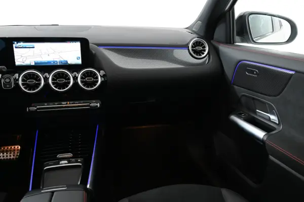 Mercedes-Benz GLA 200 d AMG Line 13