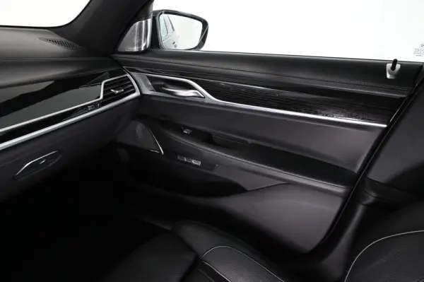 BMW 740 d xDrive Pack M Auto 16