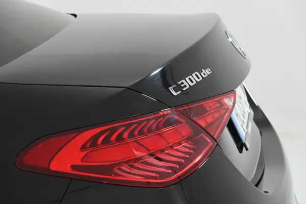 Mercedes-Benz C 300 de AMG Line 11
