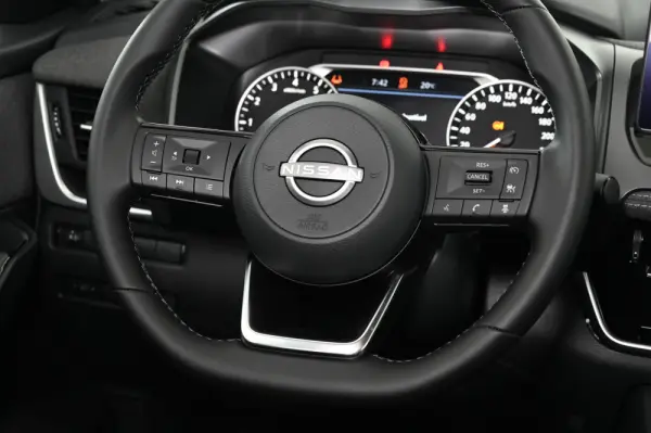 Nissan Qashqai 1.3 DIG-T Engage 13