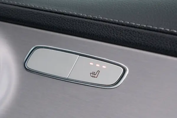 Mercedes-Benz C 300 e AMG Line 34