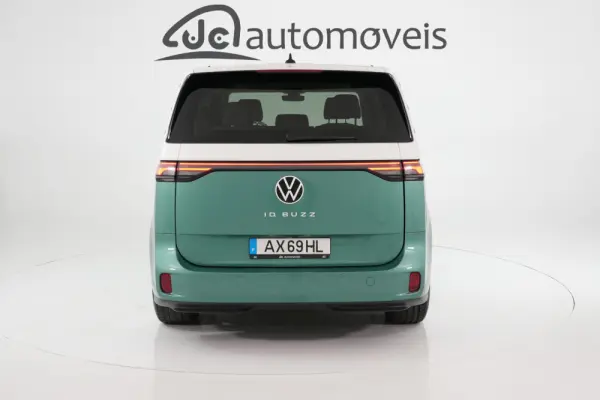 Volkswagen ID.Buzz Pro 8