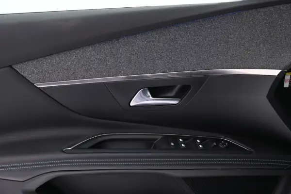 Peugeot 3008 1.2 PureTech Allure Pack EAT8 22