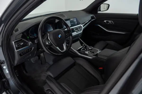 BMW 320 e Corporate Edition Auto 16