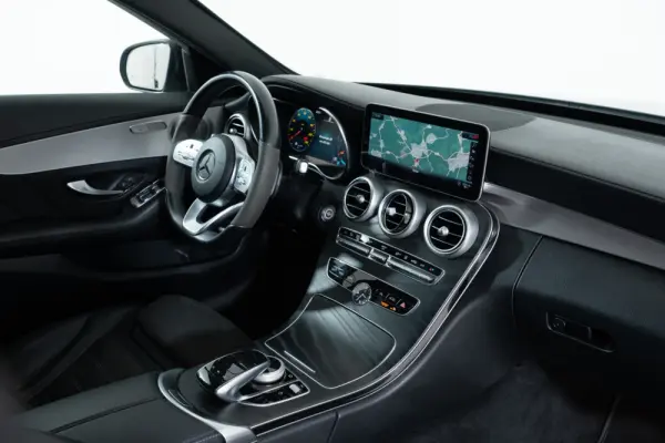 Mercedes-Benz C 300 e AMG Line 25
