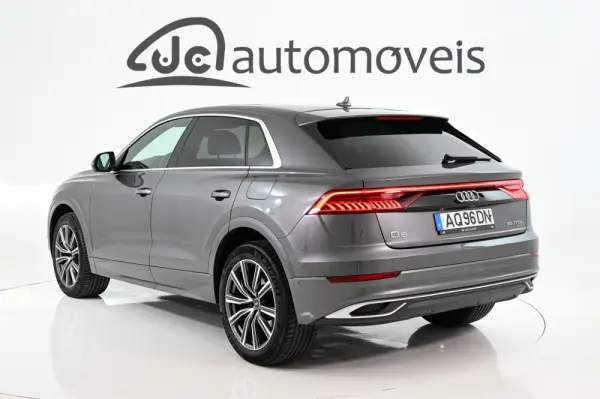 Audi Q8 55 TFSIe quattro Tiptronic 2