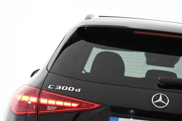 Mercedes-Benz C 300 d AMG Line 11