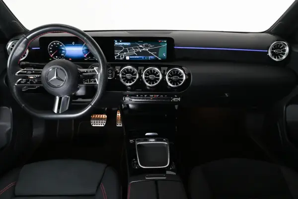 Mercedes-Benz A 200 Outro 3