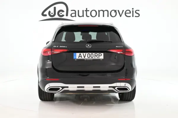 Mercedes-Benz GLC 300 e 4Matic 8