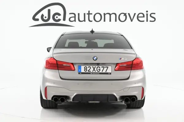 BMW M5 Standard 8
