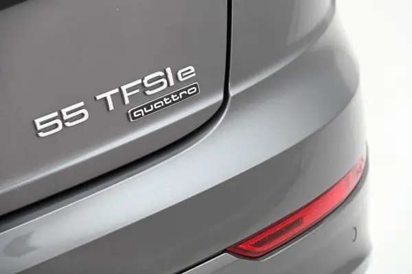 Audi Q8 55 TFSIe quattro Tiptronic 12