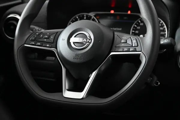 Nissan Juke 1.0 DIG-T N-Connecta DCT 18