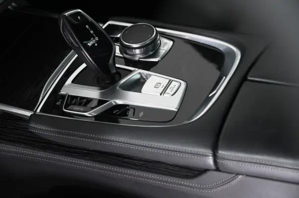 BMW 740 d xDrive Pack M Auto 21