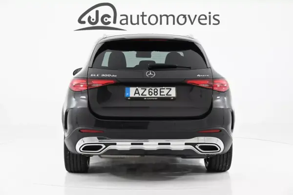 Mercedes-Benz GLC 300 de 4Matic 8