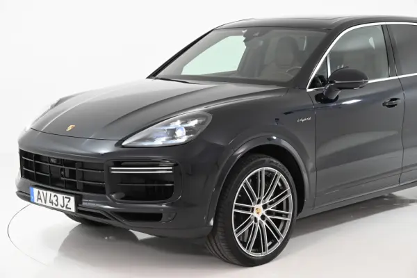 Porsche Cayenne Turbo S E-Hybrid 11