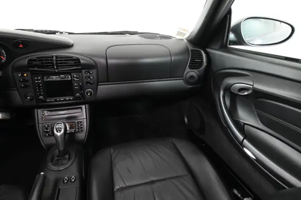 Porsche 911 (996) Carrera 4 Coupé 19