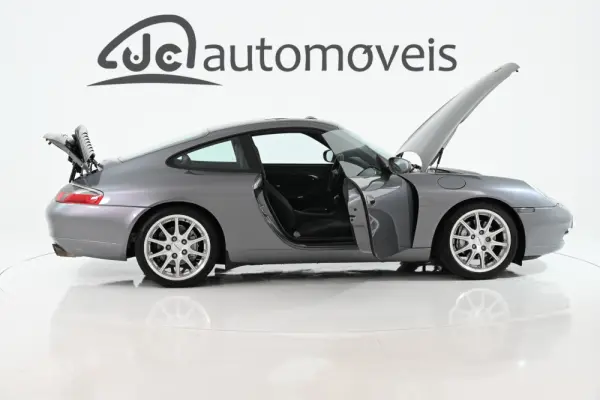 Porsche 911 (996) Carrera 4 Coupé 6