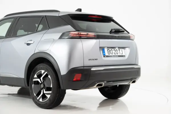 Peugeot 2008 1.2 PureTech Allure Pack EAT8 12