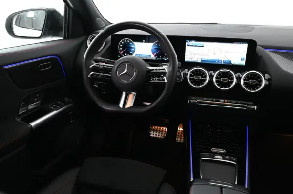 Mercedes-Benz GLA 200 d AMG Line 12