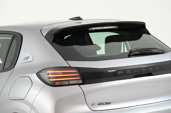 Peugeot e-208 50 kWh Active Pack 13