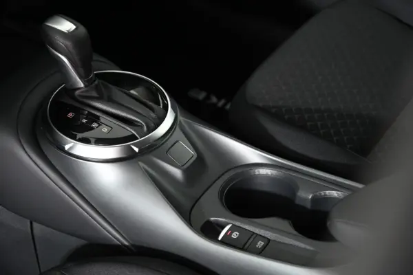 Nissan Juke 1.0 DIG-T N-Connecta DCT 23