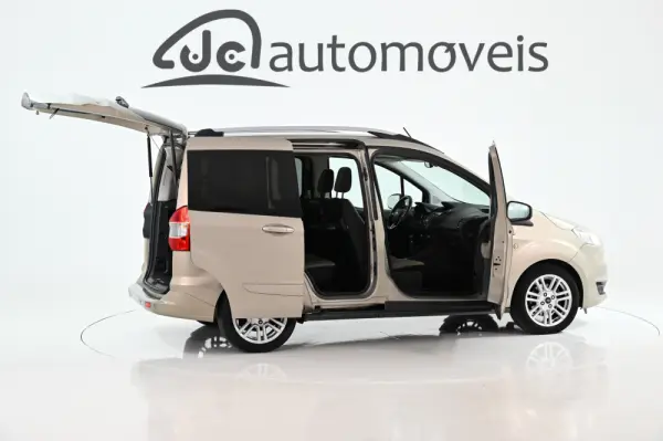 Ford Tourneo Courier 1.0 EcoBoost Titanium 6