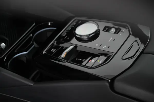 BMW 530 e Pack Desportivo M 23