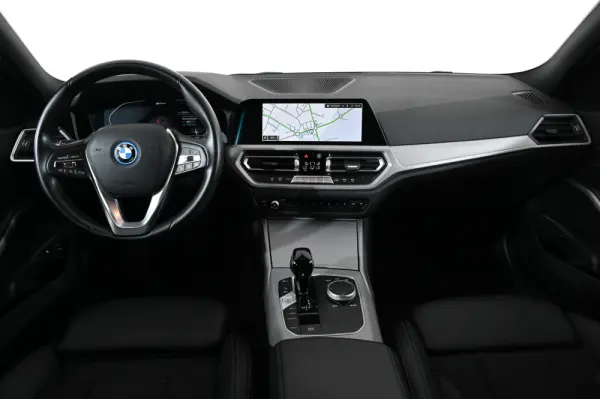 BMW 320 e Auto 3