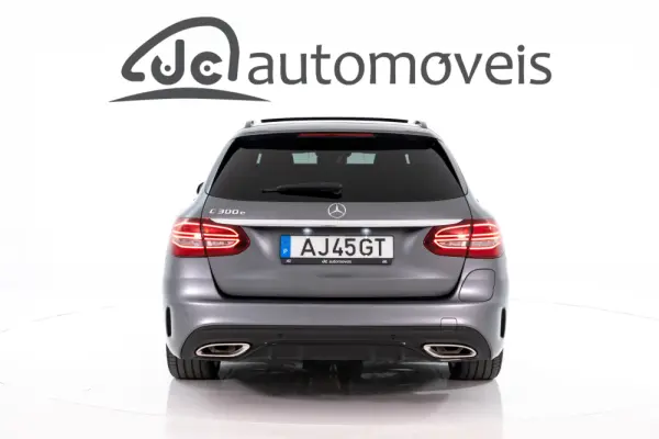Mercedes-Benz C 300 e AMG Line 8