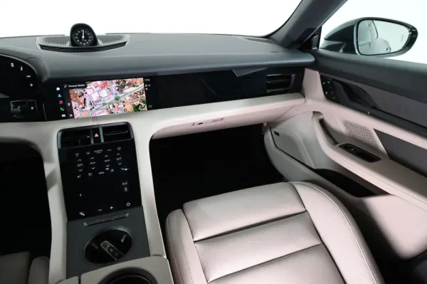 Porsche Taycan Sport Turismo 4S 17