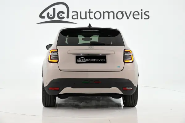 Fiat 600e 54 kWh La Prima 8