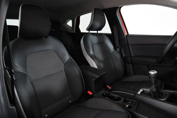 Renault Captur 1.0 TCe Exclusive 4