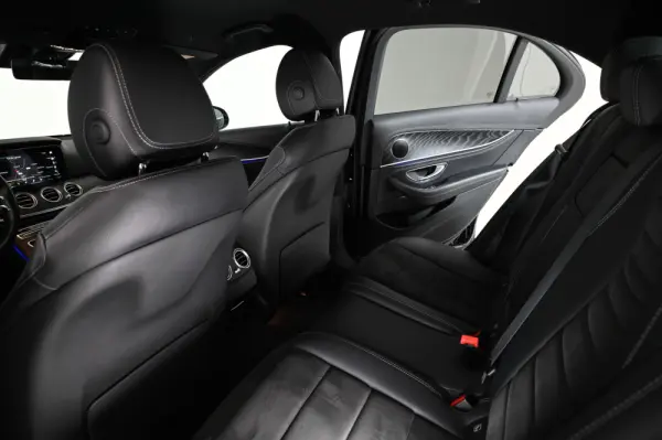 Mercedes-Benz E 300 de AMG Line 20