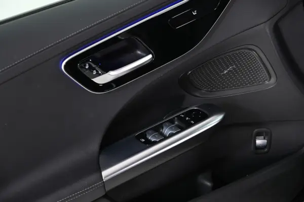 Mercedes-Benz C 300 de AMG Line 29
