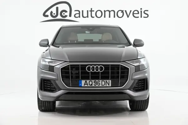 Audi Q8 55 TFSIe quattro Tiptronic 5