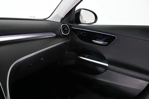 Mercedes-Benz C 300 e AMG Line 25