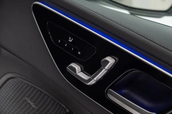 Mercedes-Benz C 300 e AMG Line 18