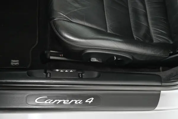 Porsche 911 (996) Carrera 4 Coupé 27